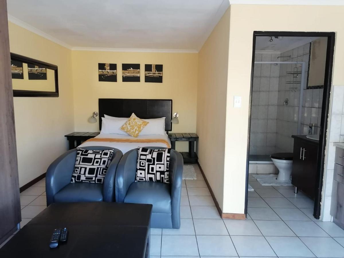 Kwena Maribane Lodge Bronkhorstspruit Bagian luar foto